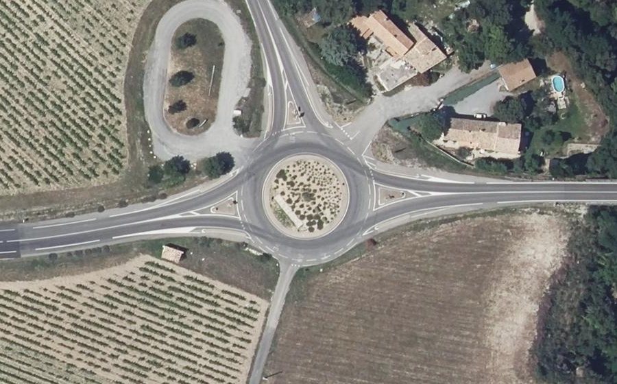 Vue aérienne du Rond-point anonyme n°36142242