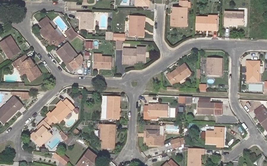 Vue aérienne du Rond-point anonyme n°362475982