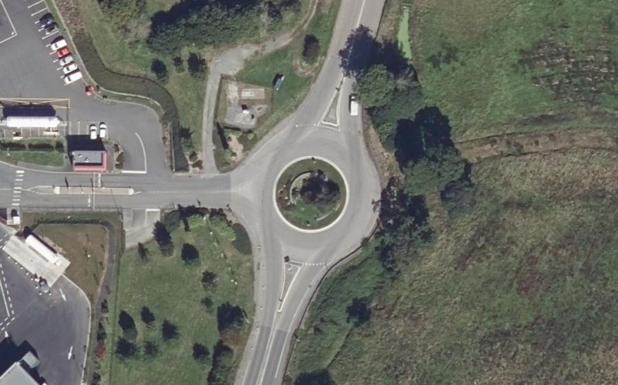 Vue aérienne du Rond-point anonyme n°362768089