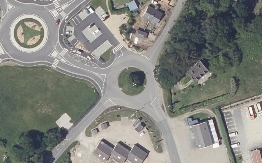 Vue aérienne du Rond-point anonyme n°362774362