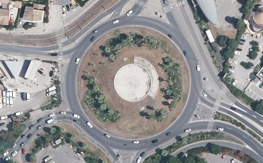 Vue aérienne du Rond-Point des Prés d'Arènes
