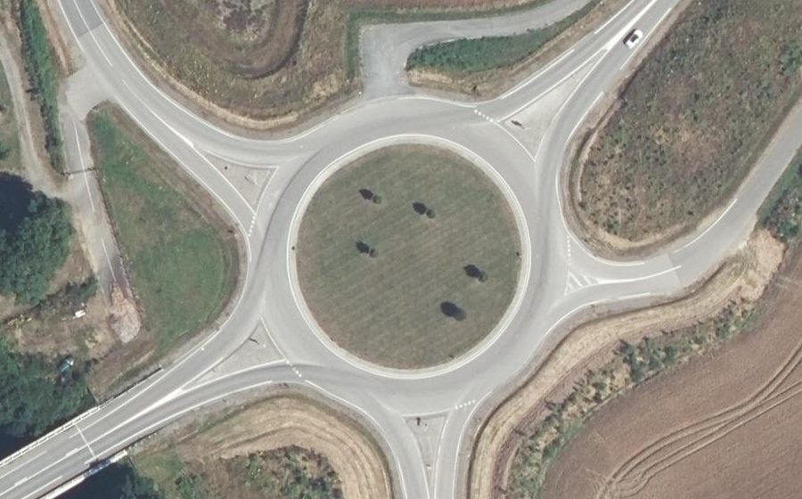 Vue aérienne du Rond-point anonyme n°364550500