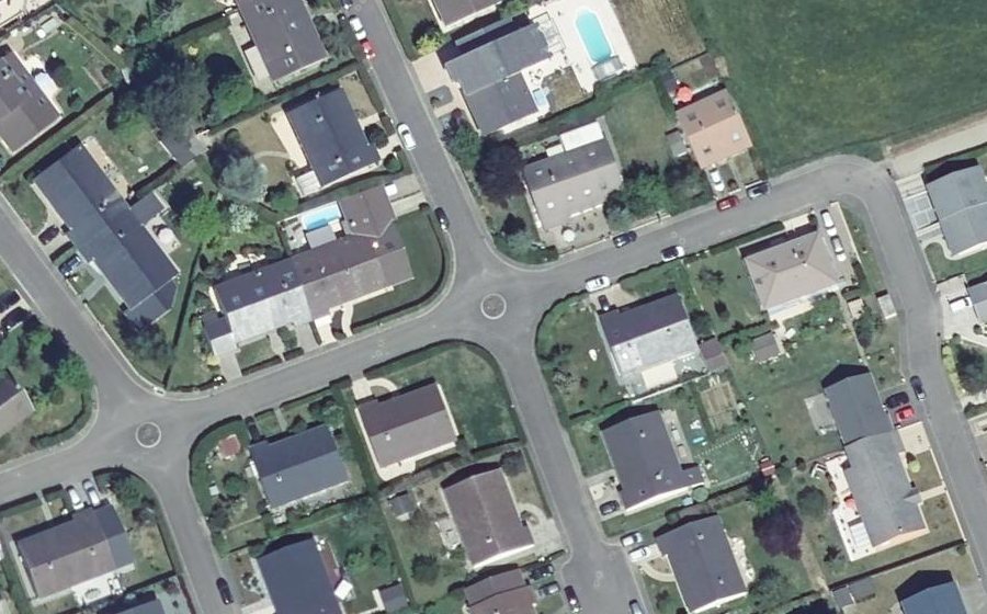Vue aérienne du Rond-point anonyme n°364641176