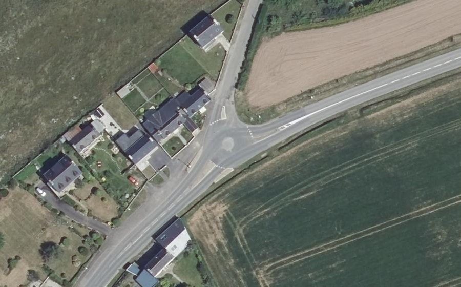 Vue aérienne du Rond-point anonyme n°365209786