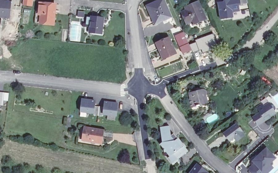 Vue aérienne du Rond-point anonyme n°365535163