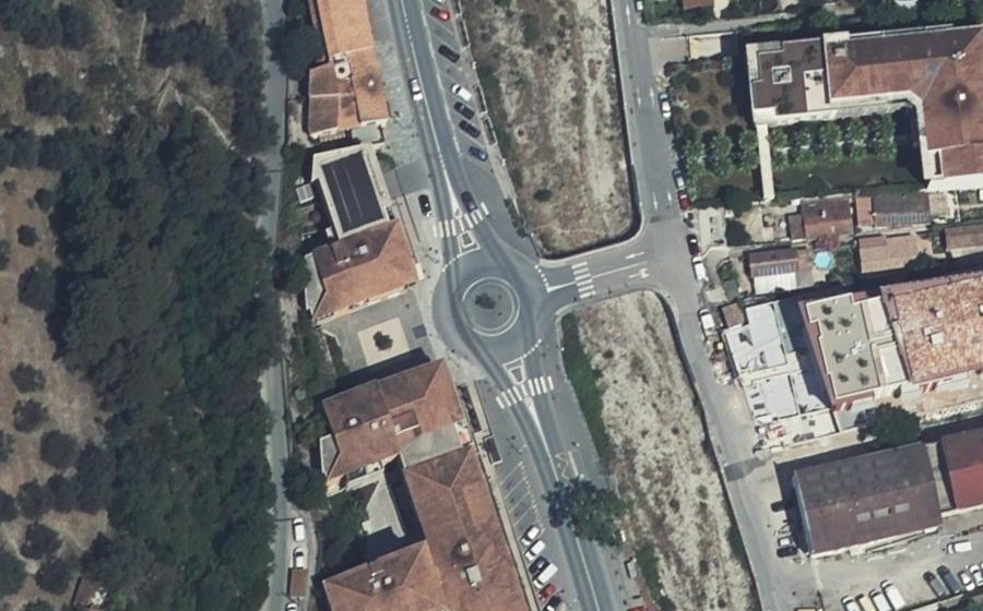 Vue aérienne du Rond-point anonyme n°365726708