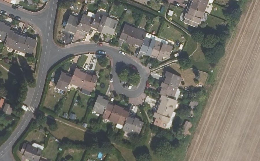 Vue aérienne du Rond-point anonyme n°366000993