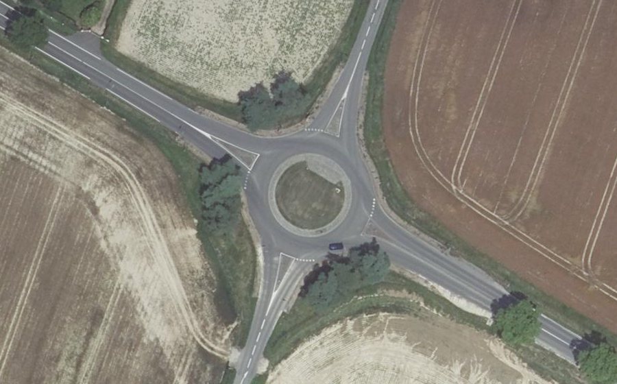 Vue aérienne du Rond-point anonyme n°366009787