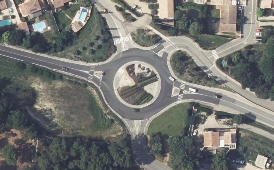 Vue aérienne du Rond-point anonyme n°36728952