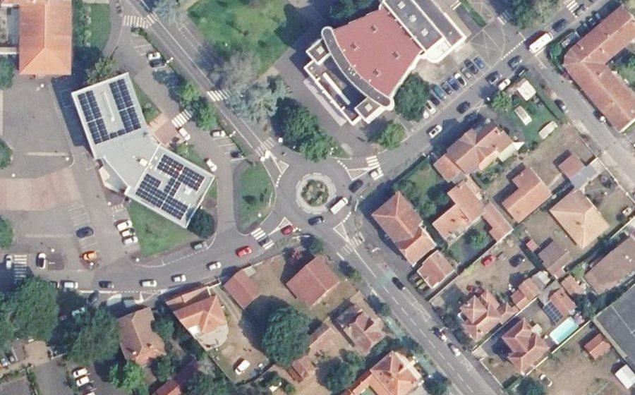 Vue aérienne du Rond-point anonyme n°36732801
