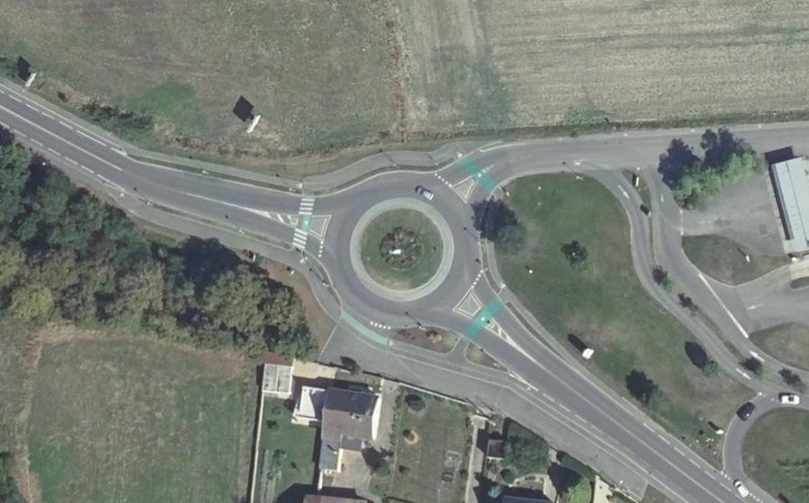 Vue aérienne du Rond-point anonyme n°36772021