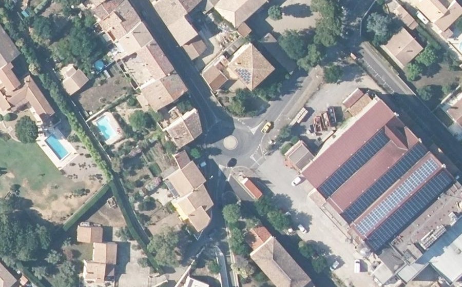 Vue aérienne du Rond-point anonyme n°36788501