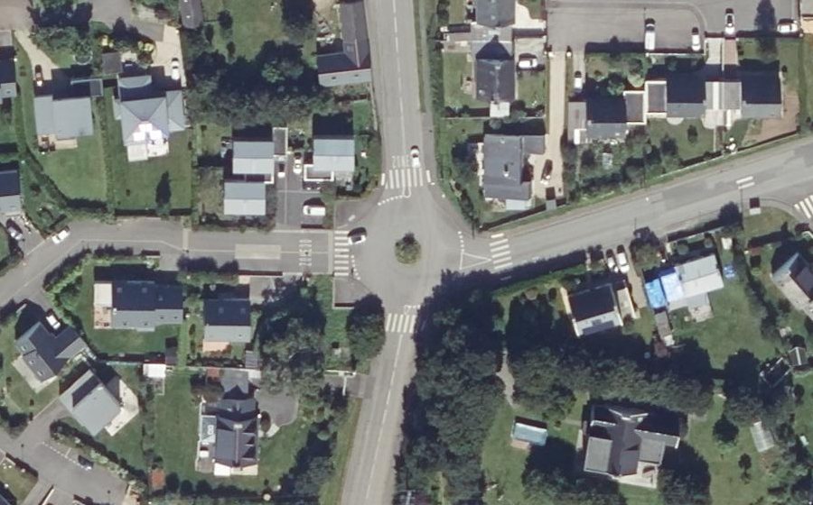 Vue aérienne du Rond-point anonyme n°368131110