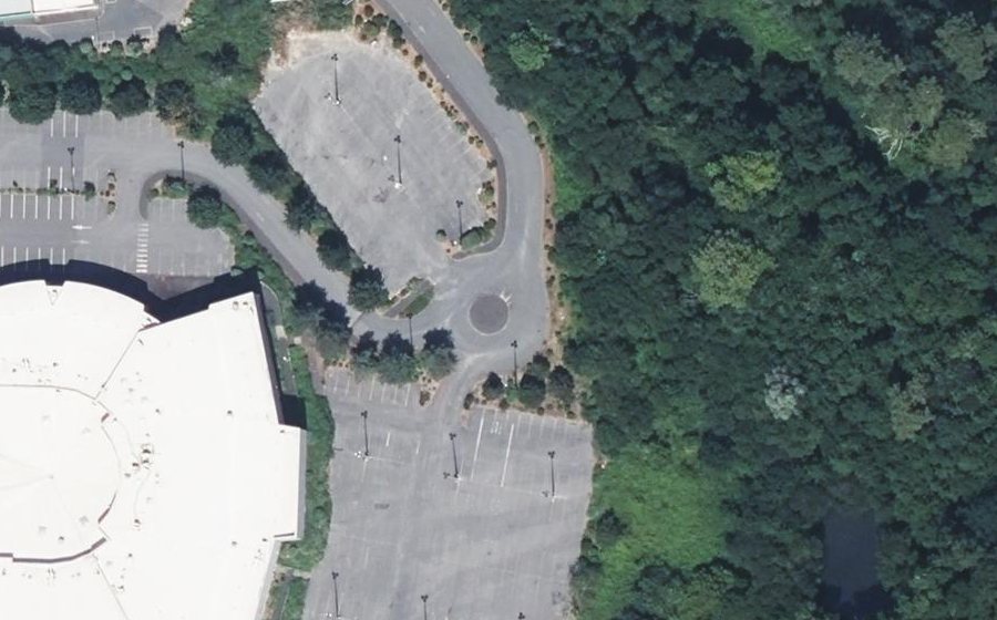 Vue aérienne du Rond-point anonyme n°368143274
