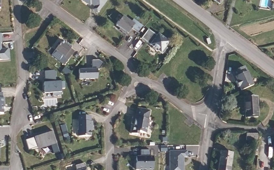 Vue aérienne du Rond-point anonyme n°368335866