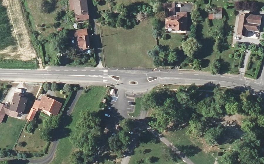 Vue aérienne du Rond-point anonyme n°36835714