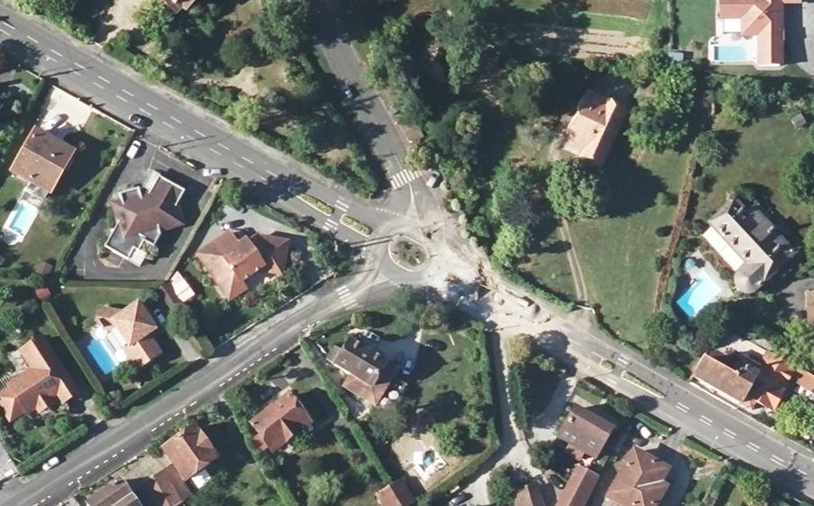 Vue aérienne du Rond-point anonyme n°36835717