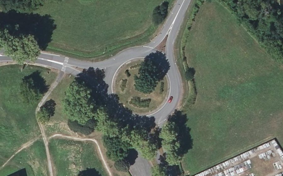Vue aérienne du Rond-point anonyme n°36835791