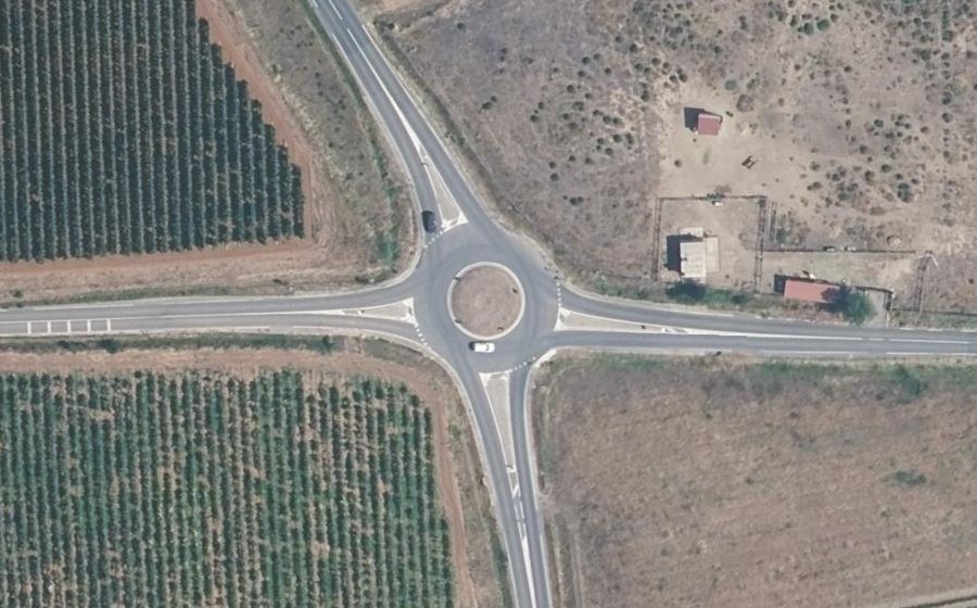 Vue aérienne du Rond-point anonyme n°36837043