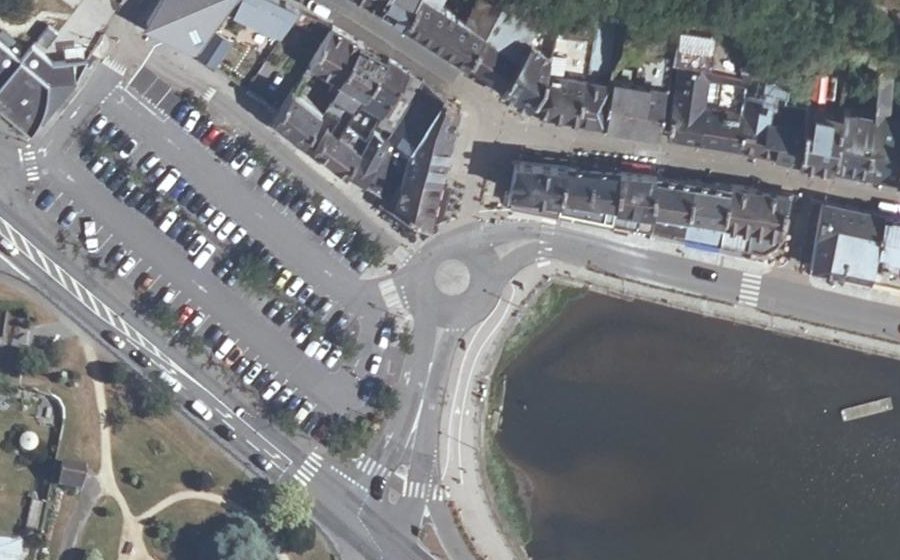 Vue aérienne du Rond-point anonyme n°368518182