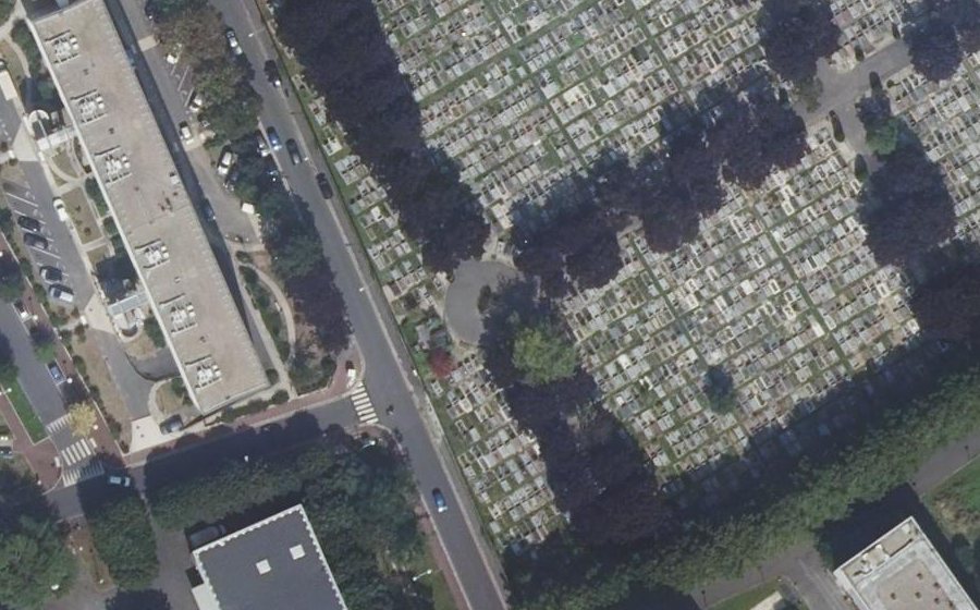 Vue aérienne du Rond-point anonyme n°368729389