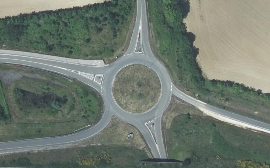Vue aérienne du Rond-point anonyme n°36874092