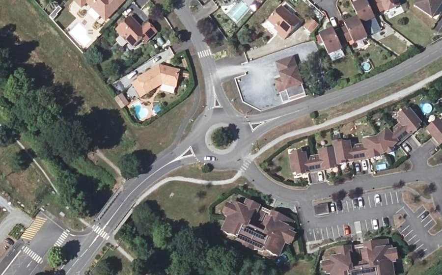 Vue aérienne du Rond-point anonyme n°36891808