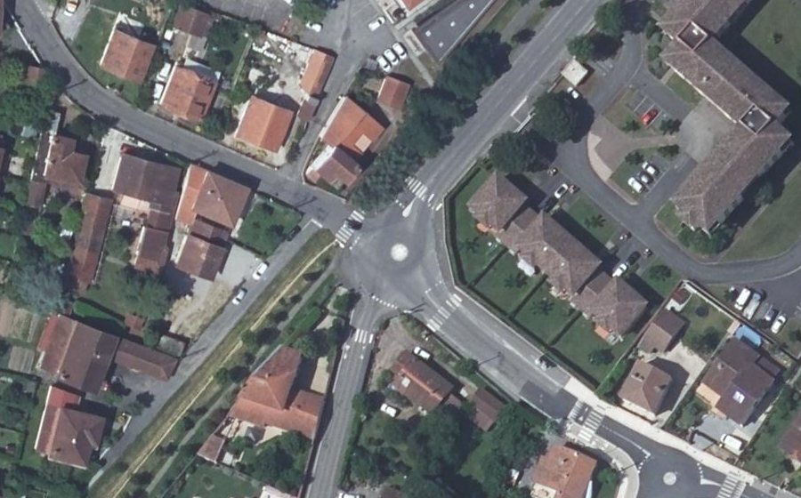 Vue aérienne du Rond-point anonyme n°36907884
