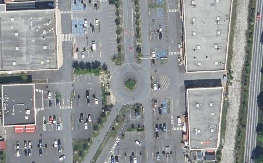 Vue aérienne du Rond-point anonyme n°36927848