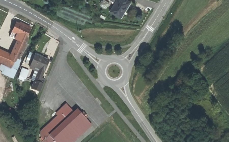 Vue aérienne du Rond-point anonyme n°3692915