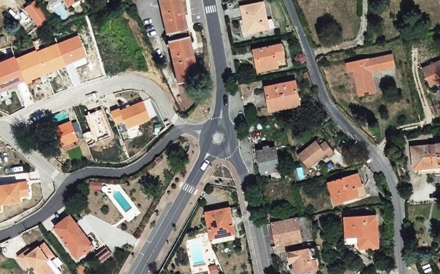Vue aérienne du Rond-point anonyme n°36967930