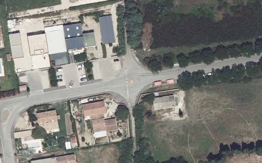 Vue aérienne du Rond-point anonyme n°36991939