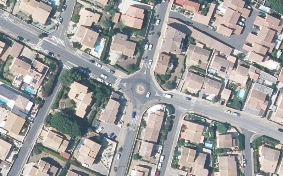 Vue aérienne du Rond-point anonyme n°36997864