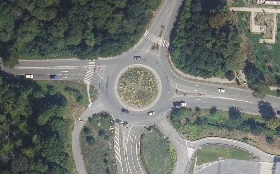 Vue aérienne du Rond-point anonyme n°37014622