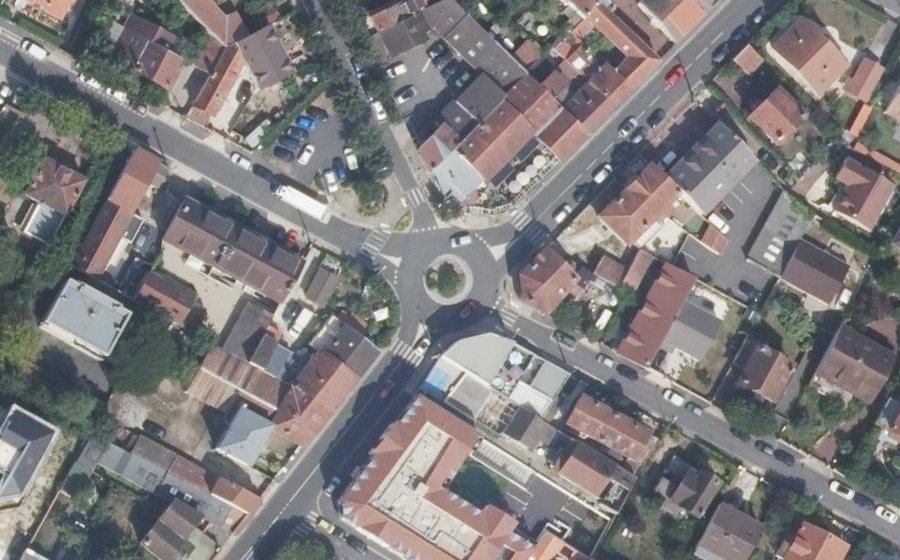 Vue aérienne du Rond-point anonyme n°37034403