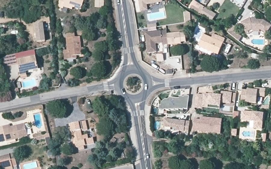 Vue aérienne du Rond-point anonyme n°37047491