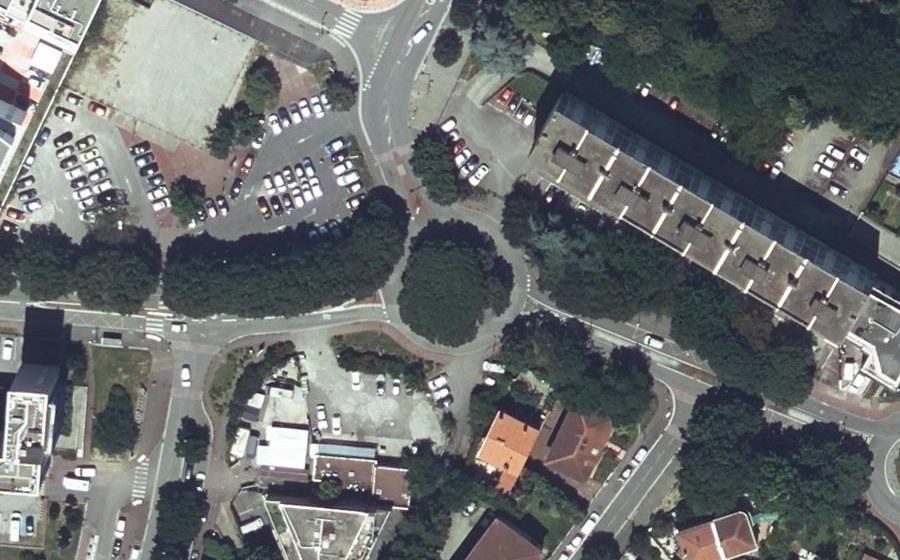 Vue aérienne du Rond-point anonyme n°37048108