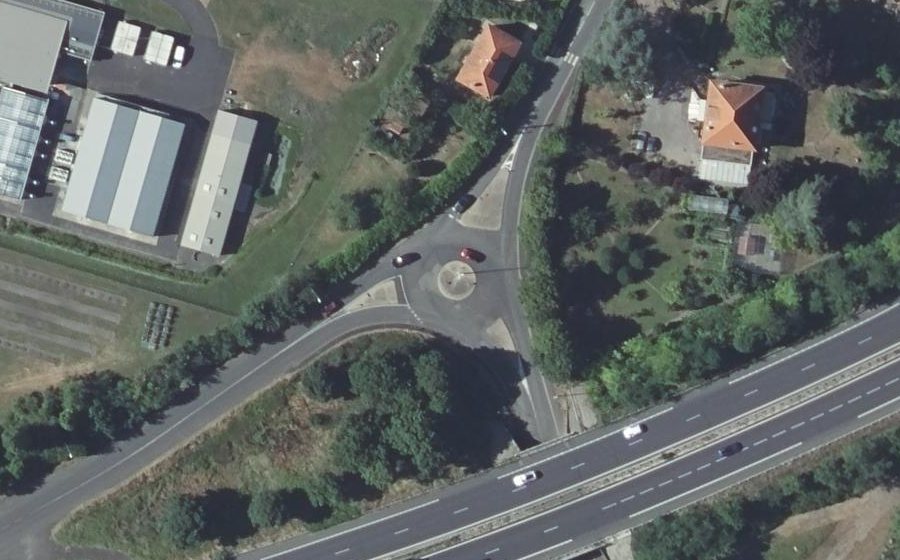 Vue aérienne du Rond-point anonyme n°37051714