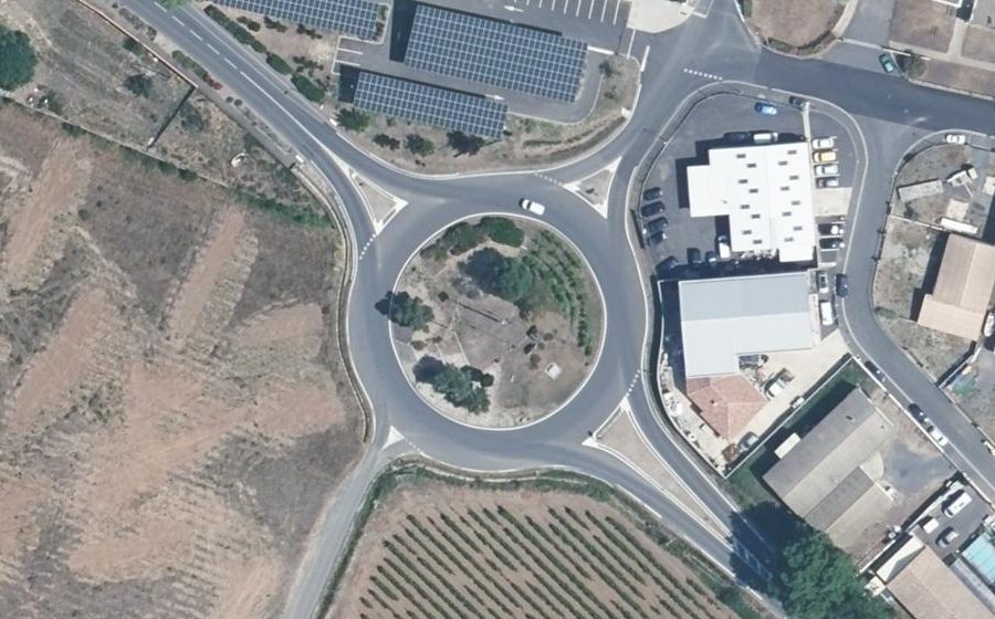 Vue aérienne du Rond-point anonyme n°37065448