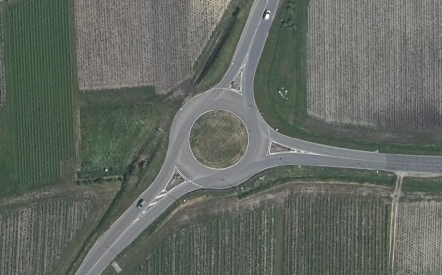Vue aérienne du Rond-point anonyme n°37066629
