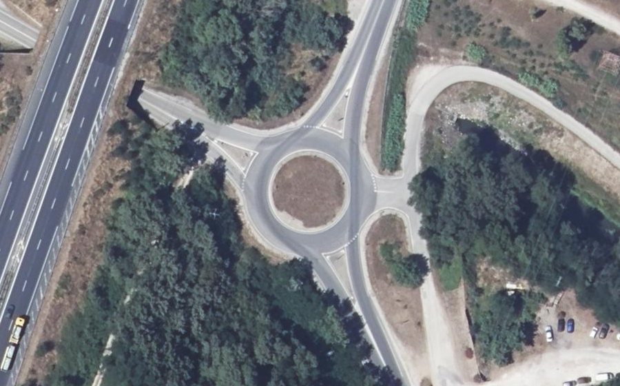 Vue aérienne du Rond-point anonyme n°37072680