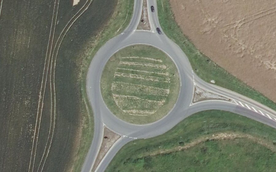Vue aérienne du Rond-point anonyme n°37083790
