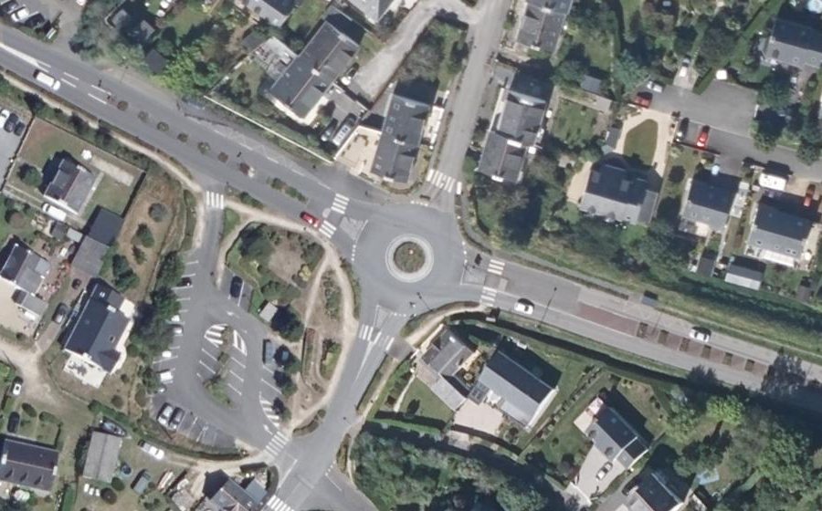 Vue aérienne du Rond-point anonyme n°37106946