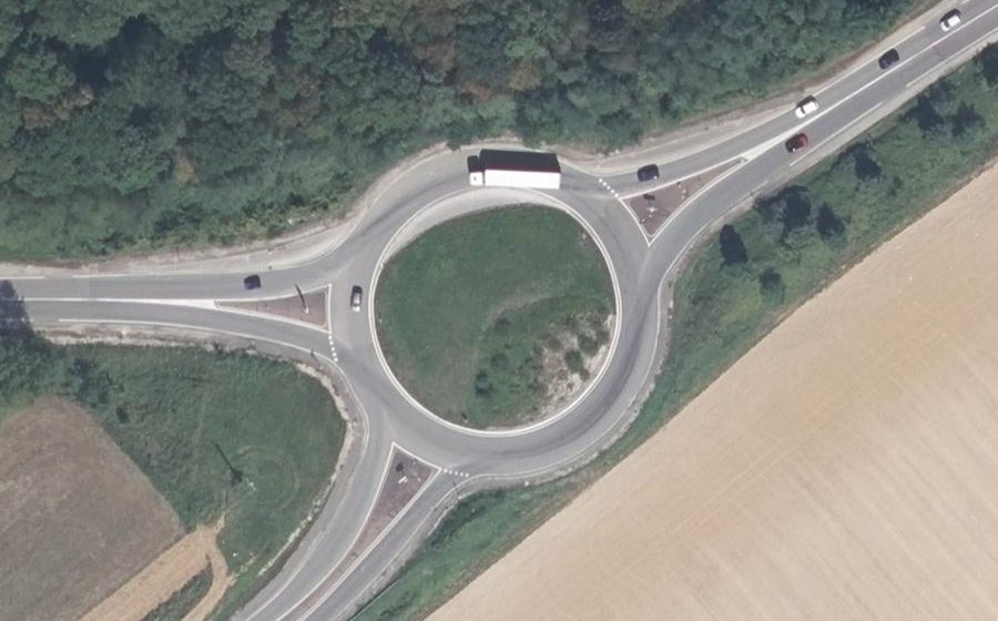 Vue aérienne du Rond-point anonyme n°37117200