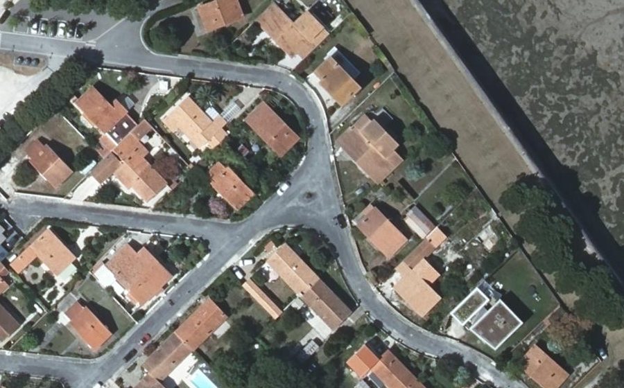 Vue aérienne du Rond-point anonyme n°37171509