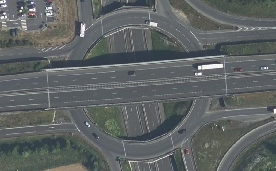 Vue aérienne du Rond-point anonyme n°37175305