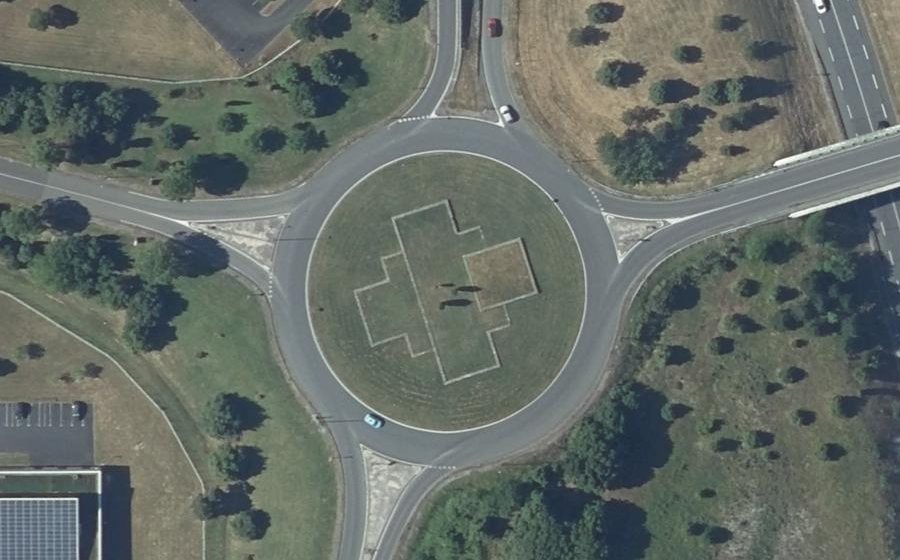 Vue aérienne du Rond-point anonyme n°37228738