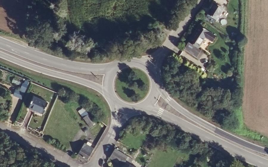 Vue aérienne du Rond-point anonyme n°37248882