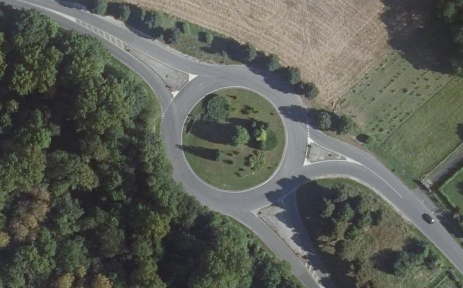 Vue aérienne du Rond-point anonyme n°37286356