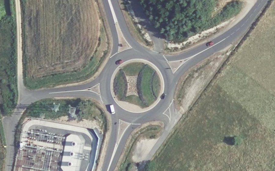 Vue aérienne du Rond-point anonyme n°37290218